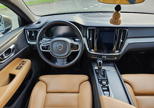 Volvo V60 cena 98500 przebieg: 164354, rok produkcji 2019 z Bydgoszcz małe 781